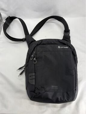 Pacsafe Black Venturesafe  Anti-Theft RFID Safe Backpack  eXomesh